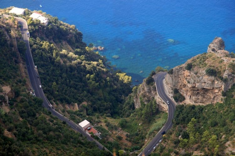 Condusul pe Coasta Amalfi - adrenalina pura