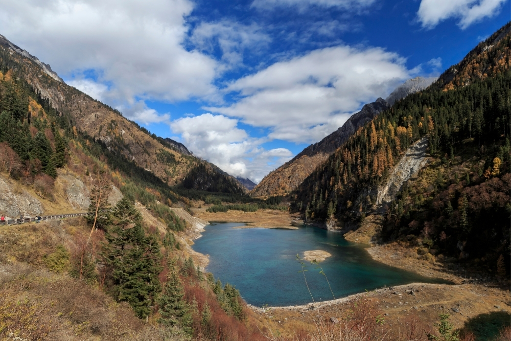 valea Jiuzhaigou