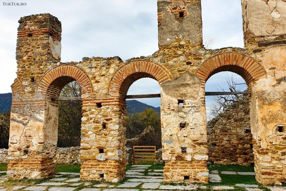 Ruinele bazilicii Sf. Achilios
