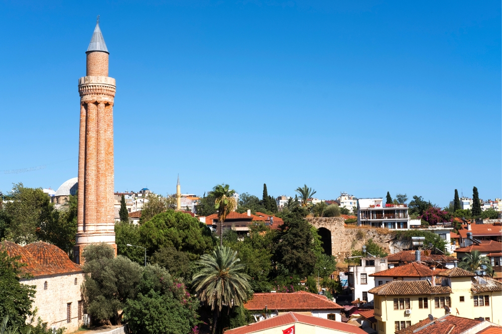 Yivli Minaret Mosque atracții turistice din Antalya