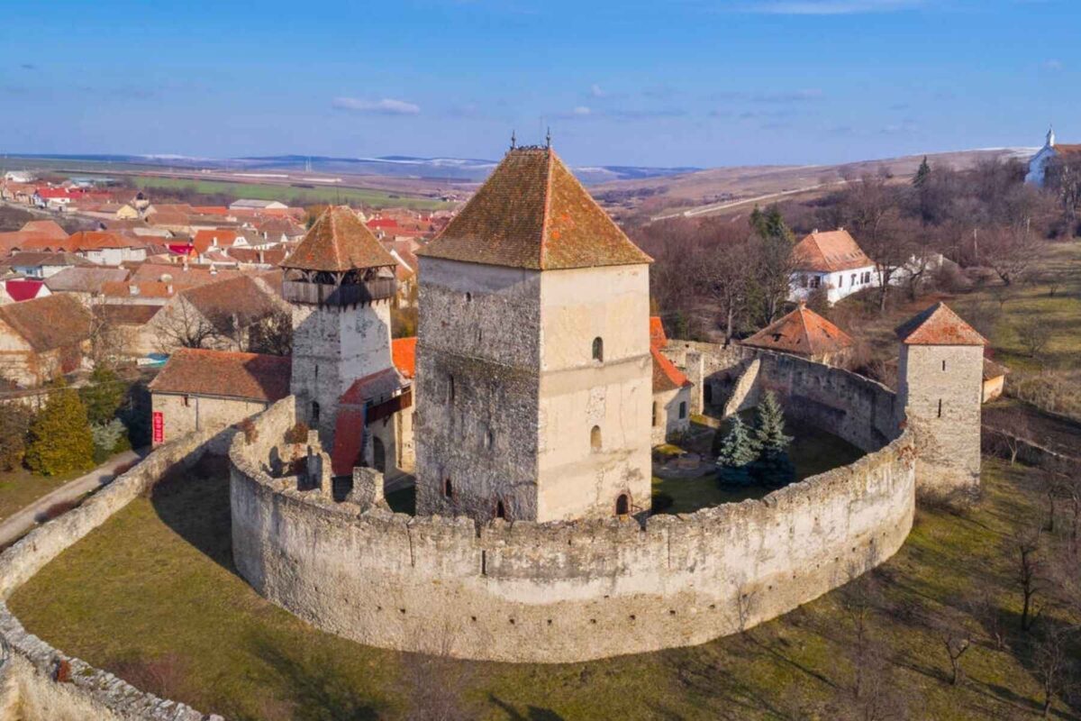 Biserica fortificată din Câlnic